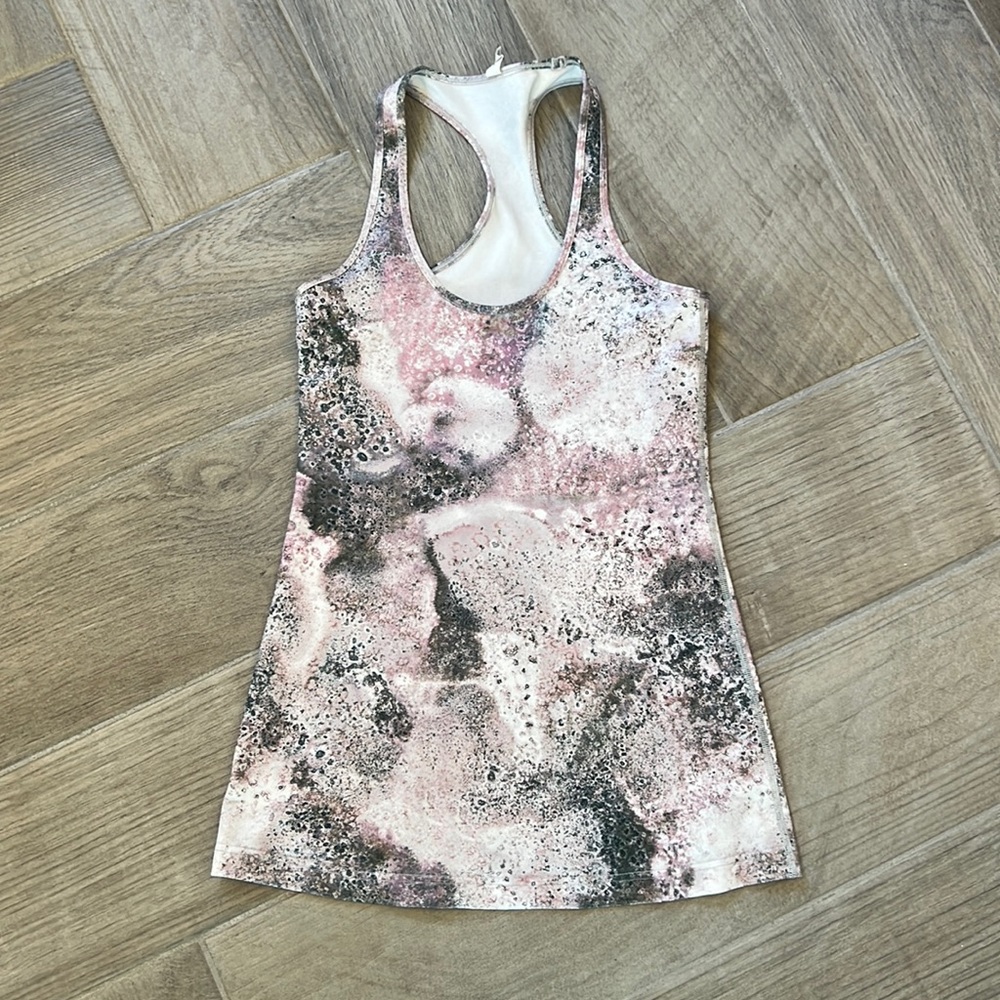 Lululemon tank top